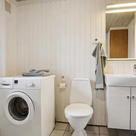 Three-bedroom In Hvide Sande Feriehus *