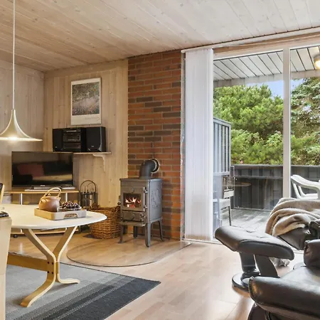 Feriehus Three-bedroom In Hvide Sande *