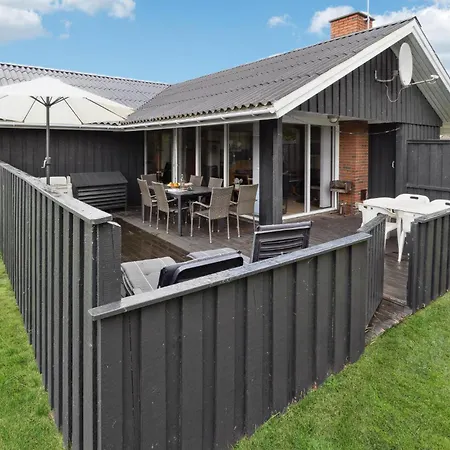 Three-bedroom In Hvide Sande Holiday home