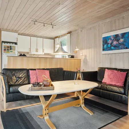 Three-bedroom In Hvide Sande Feriehus *