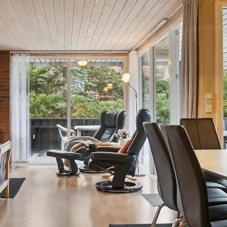 Three-bedroom In Hvide Sande Bjerregård