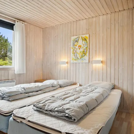 Three-bedroom In Hvide Sande Feriehus