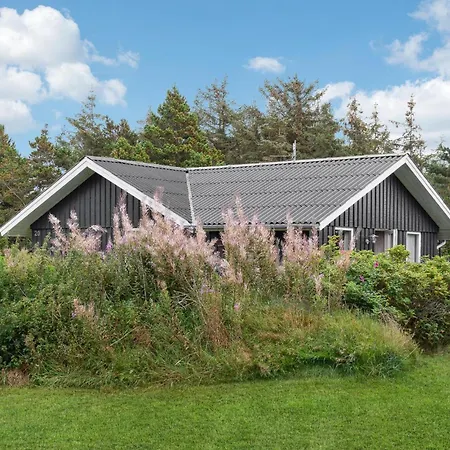 Three-bedroom In Hvide Sande Holiday home *