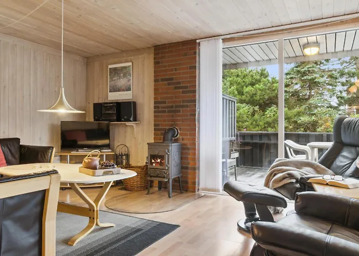 別荘 Three-bedroom In Hvide Sande *