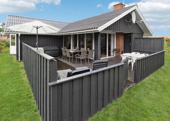 Three-bedroom In Hvide Sande 別荘