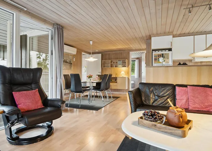 Three-bedroom In Hvide Sande 別荘 *